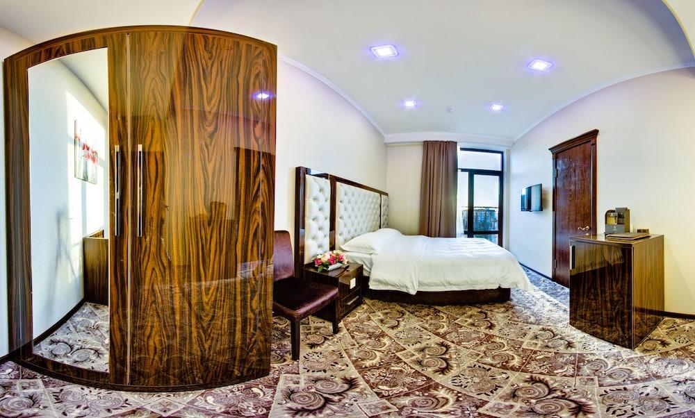 Plaza Hotel Μπισκέκ Εξωτερικό φωτογραφία