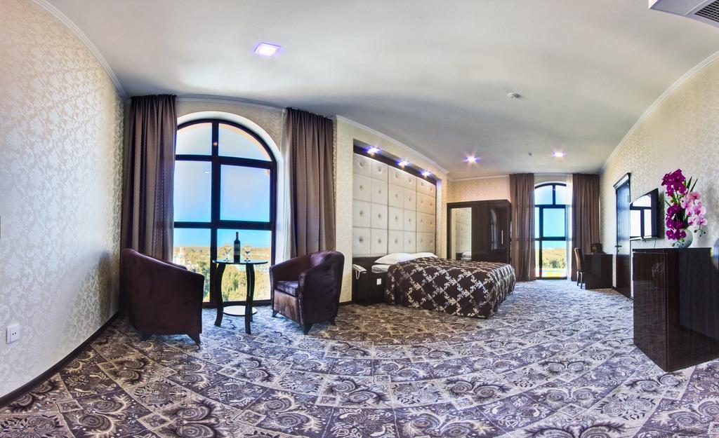 Plaza Hotel Μπισκέκ Δωμάτιο φωτογραφία