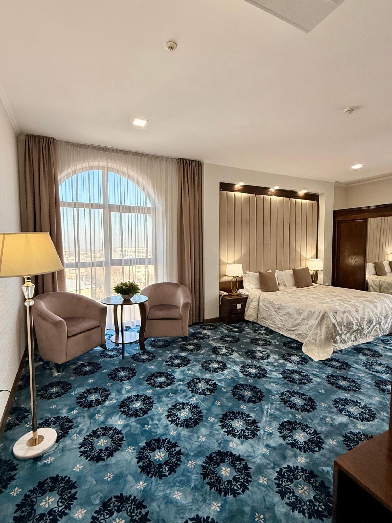 Plaza Hotel Μπισκέκ Εξωτερικό φωτογραφία