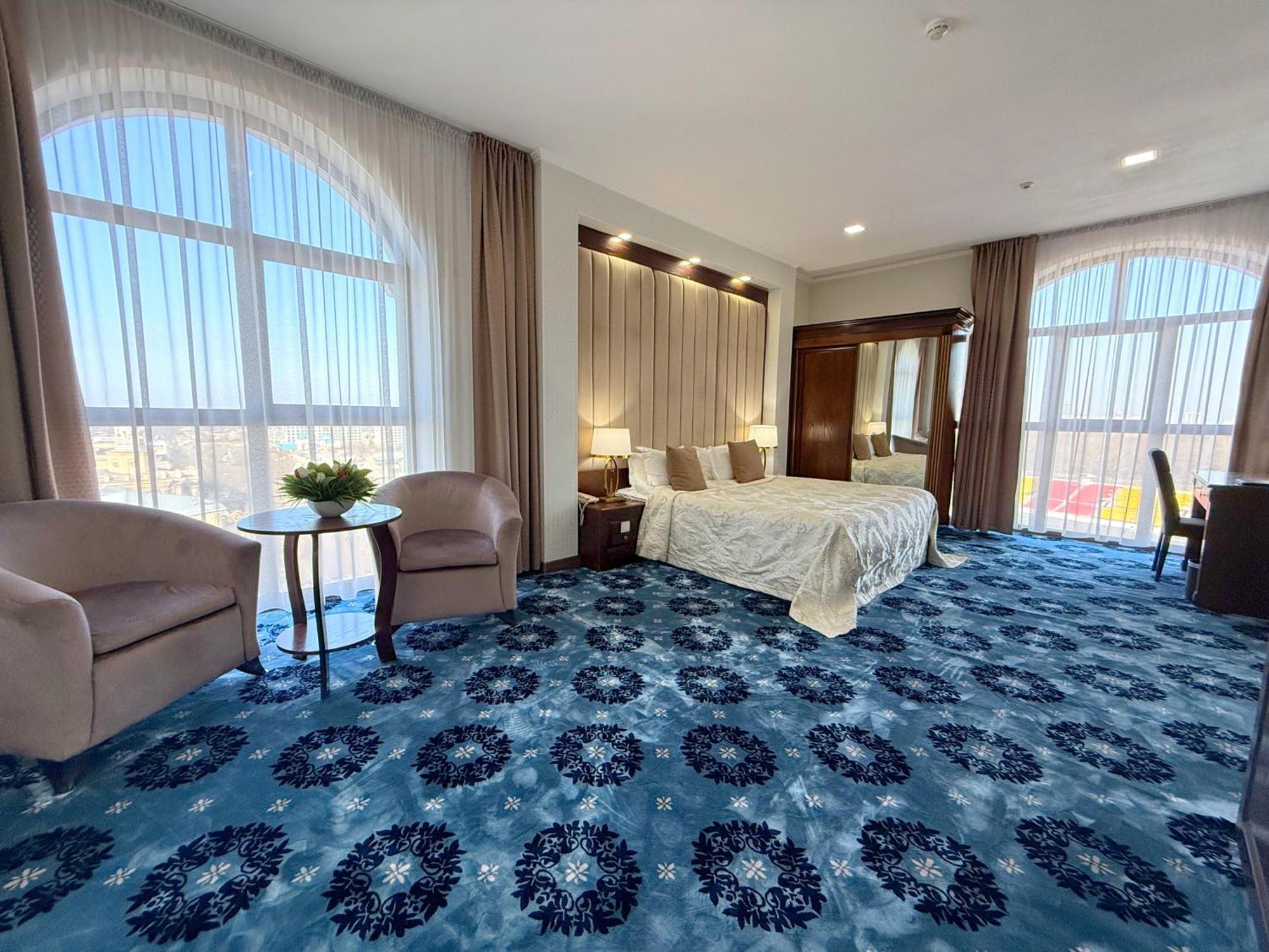 Plaza Hotel Μπισκέκ Εξωτερικό φωτογραφία