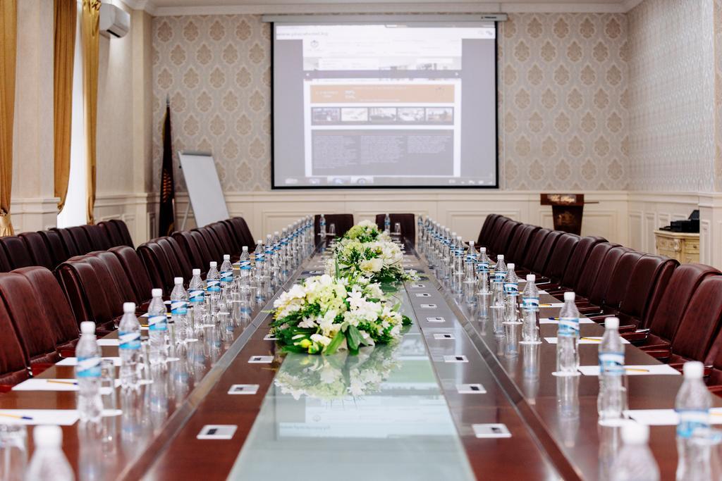 Plaza Hotel Μπισκέκ Εξωτερικό φωτογραφία